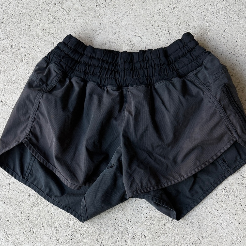 Black Lululemon run tracker short size 6